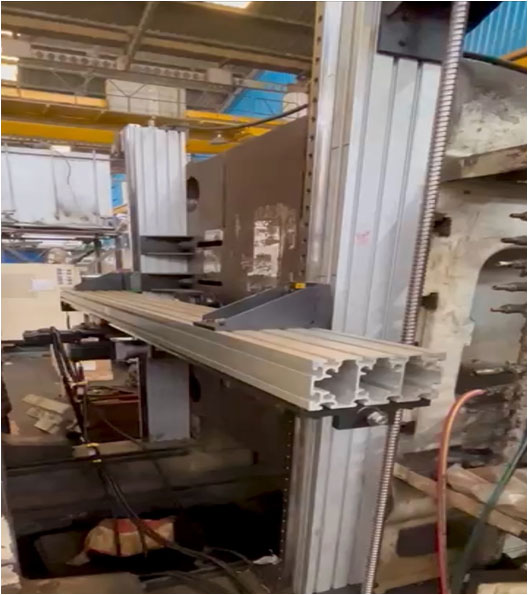  SPACILITY IN WELDING AND MACHINING OF PLATEN ON PLACE WITHOUT DISMENTLING MACHINE. 

